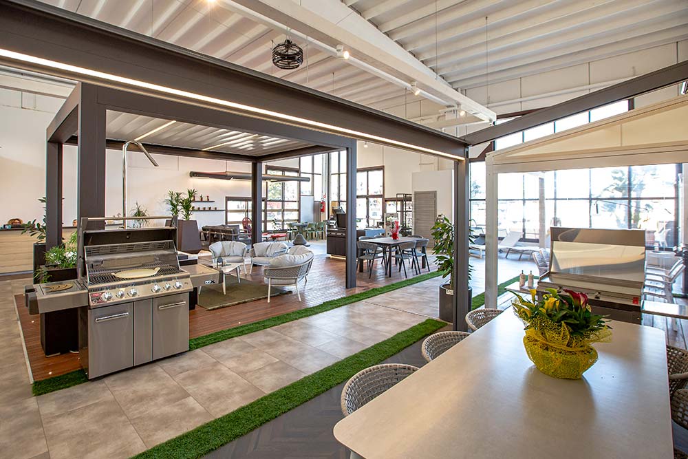 showroom-di-arredamento-per-esterno-e-giardino