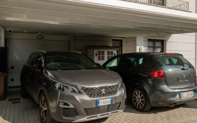 Tettoia auto con pannelli solari: ricava energia parcheggiando la tua auto